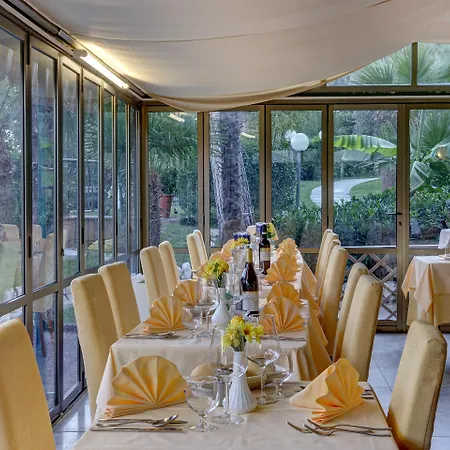 Leonardo Da Vinci Hotel 4*