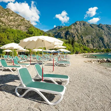 Leonardo Da Vinci 4* Limone sul Garda